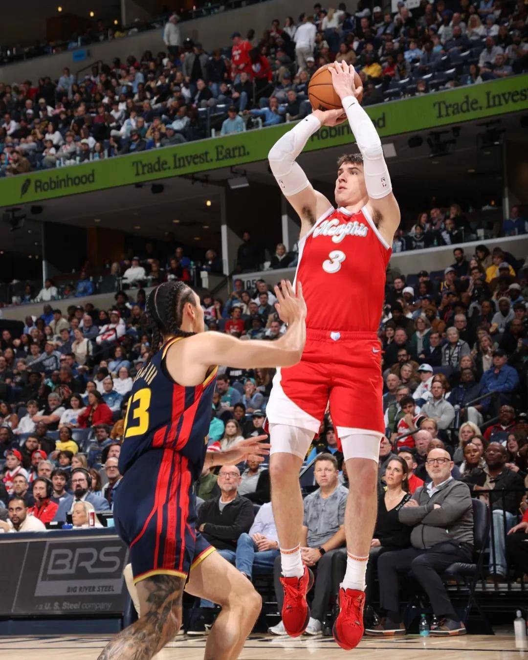 包含今晚体能课后，莱比锡绝杀压哨备战NBA季后赛，气氛紧张，资深球员宣示担当的词条